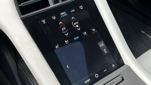 2022 Porsche Taycan - Images - 6