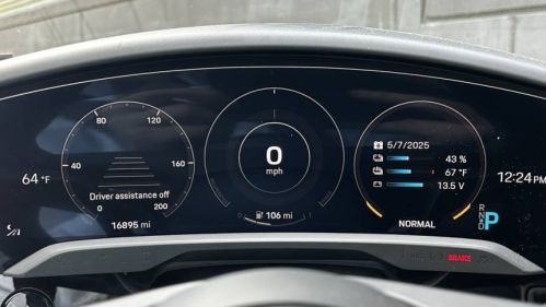 2022 Porsche Taycan - Images - 7