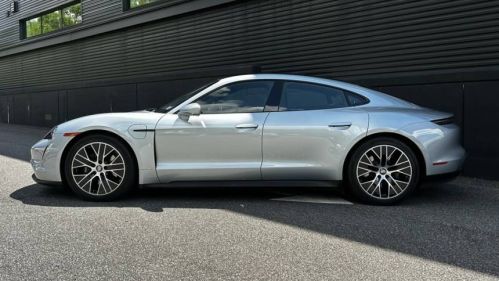 2022 Porsche Taycan - Images - 8