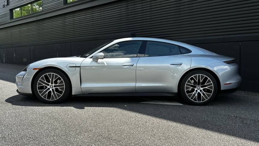 2022 Porsche Taycan - Images - 9