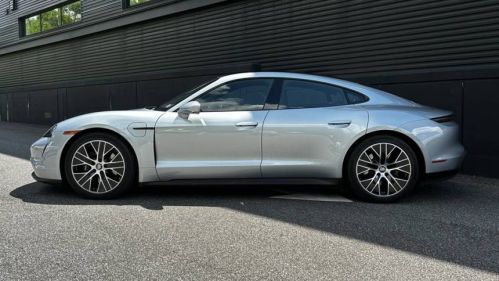 2022 Porsche Taycan - Images - 9