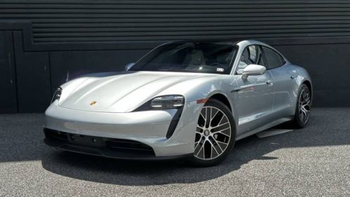 2022 Porsche Taycan - Images - 11