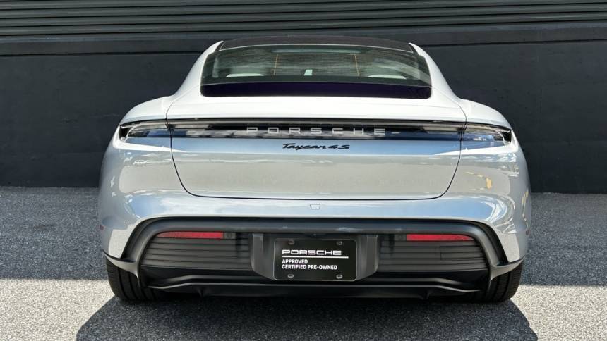 2022 Porsche Taycan - Images - 12