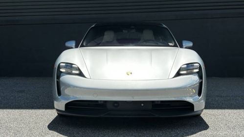 2022 Porsche Taycan - Images - 16