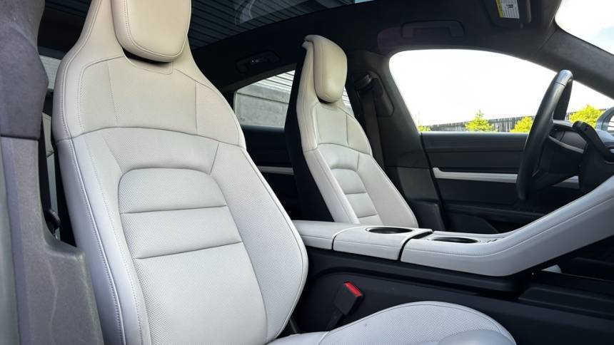 2022 Porsche Taycan - Images - 19