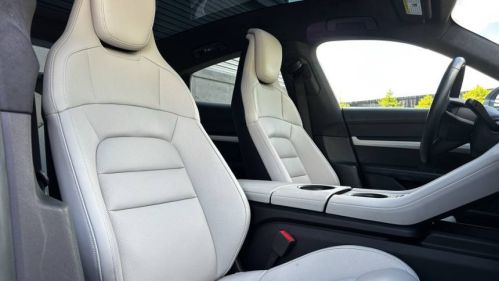 2022 Porsche Taycan - Images - 19