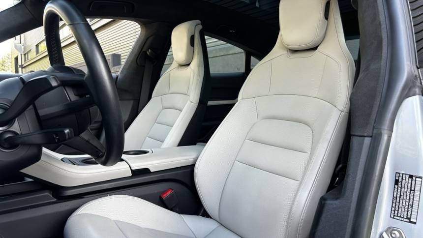 2022 Porsche Taycan - Images - 23