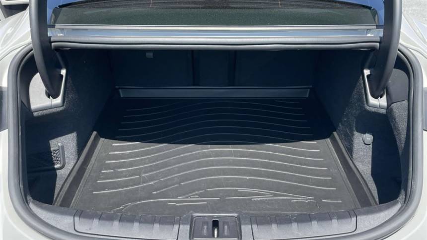 2021 Porsche Taycan - Images - 13
