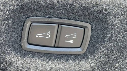 2021 Porsche Taycan - Images - 14