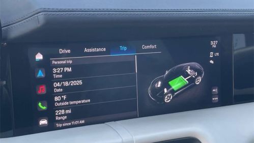 2021 Porsche Taycan - Images - 25