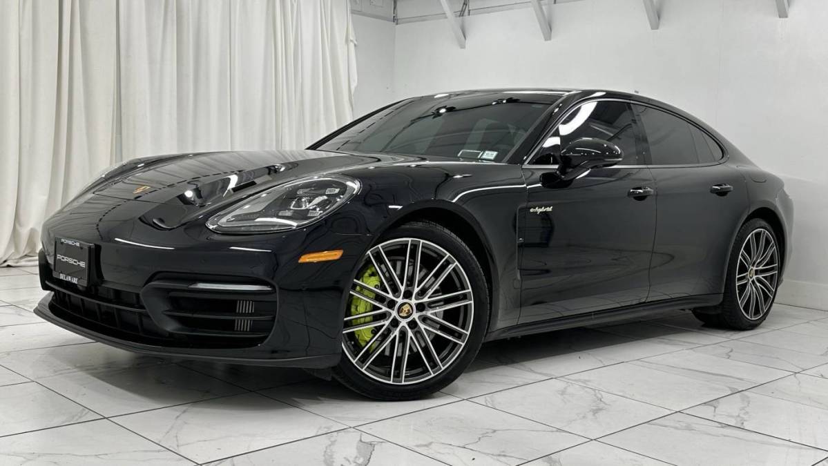 2022 Porsche Panamera - Images - 1