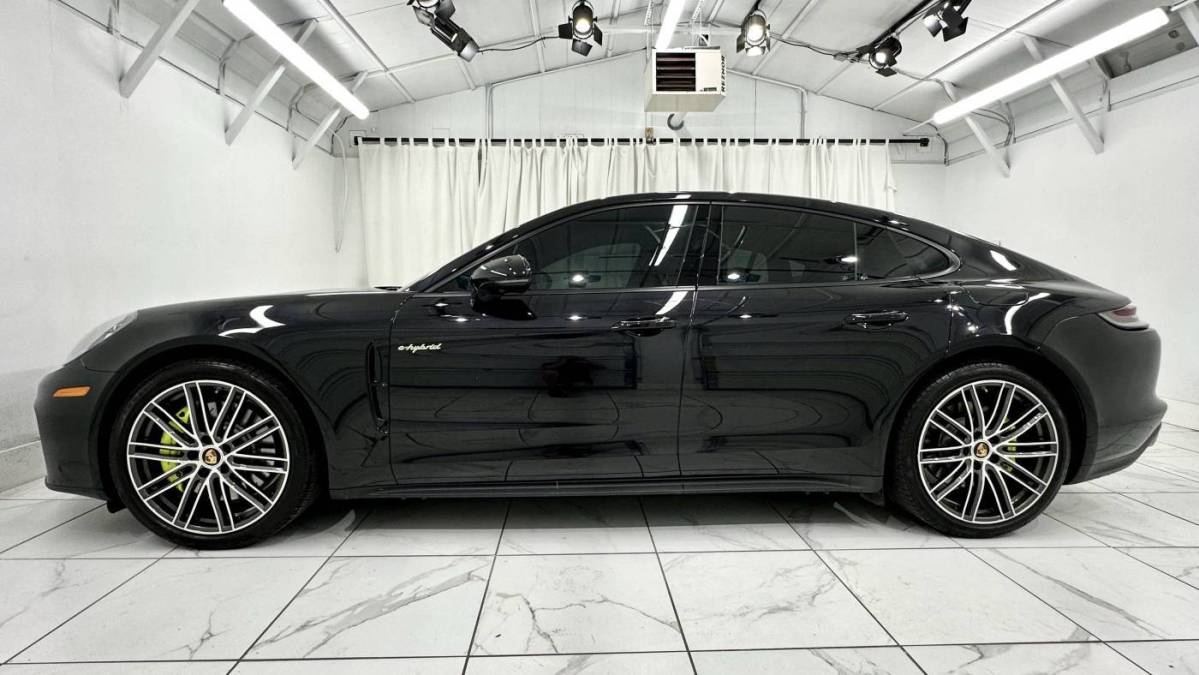 2022 Porsche Panamera - Images - 2