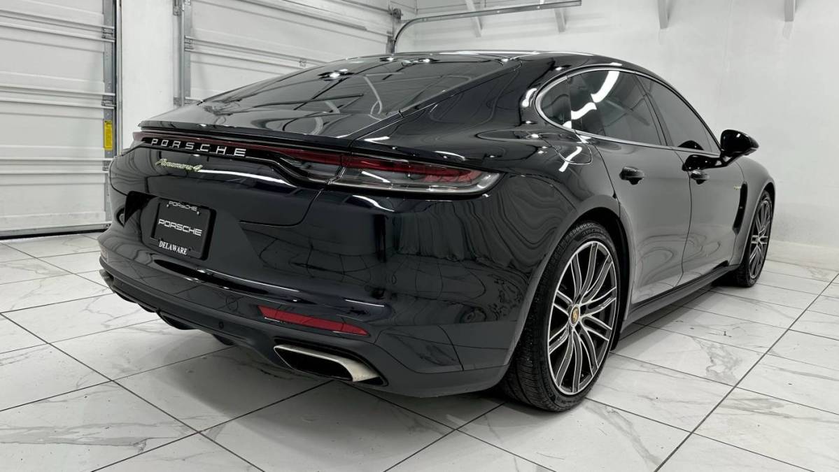 2022 Porsche Panamera - Images - 11