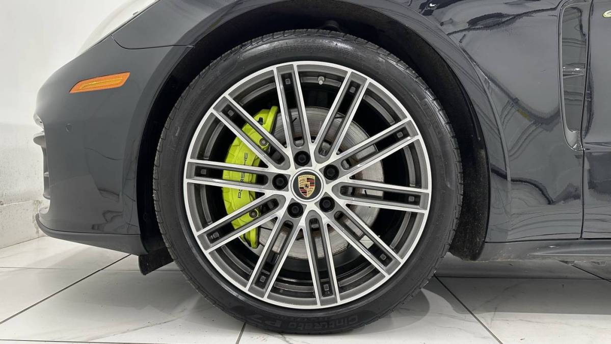 2022 Porsche Panamera - Images - 13