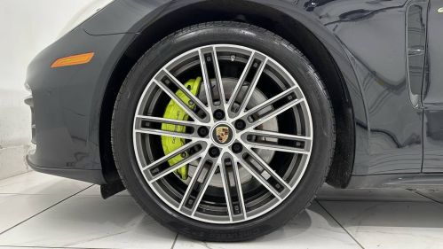 2022 Porsche Panamera - Images - 13