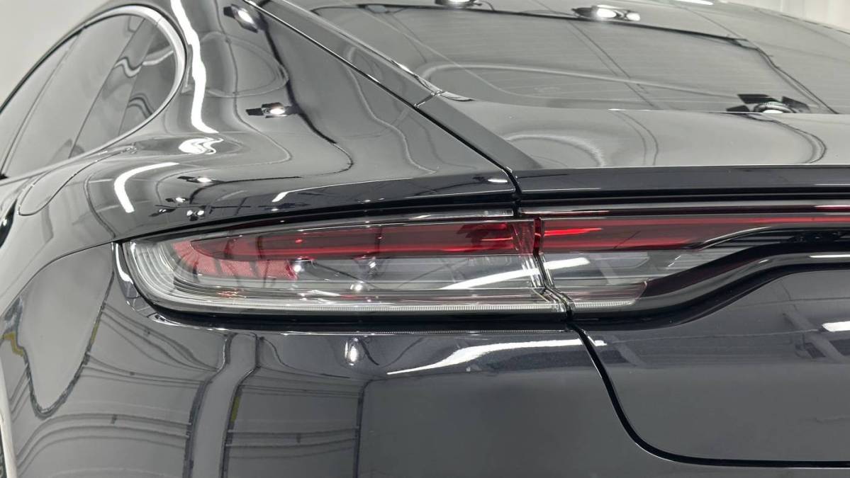 2022 Porsche Panamera - Images - 15