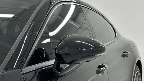 2022 Porsche Panamera - Images - 16