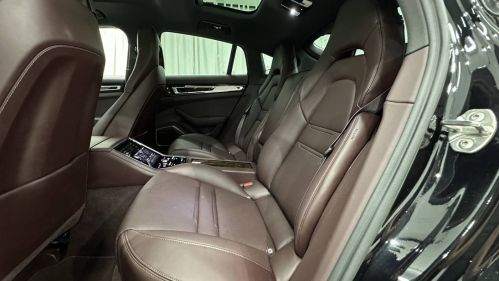 2022 Porsche Panamera - Images - 17