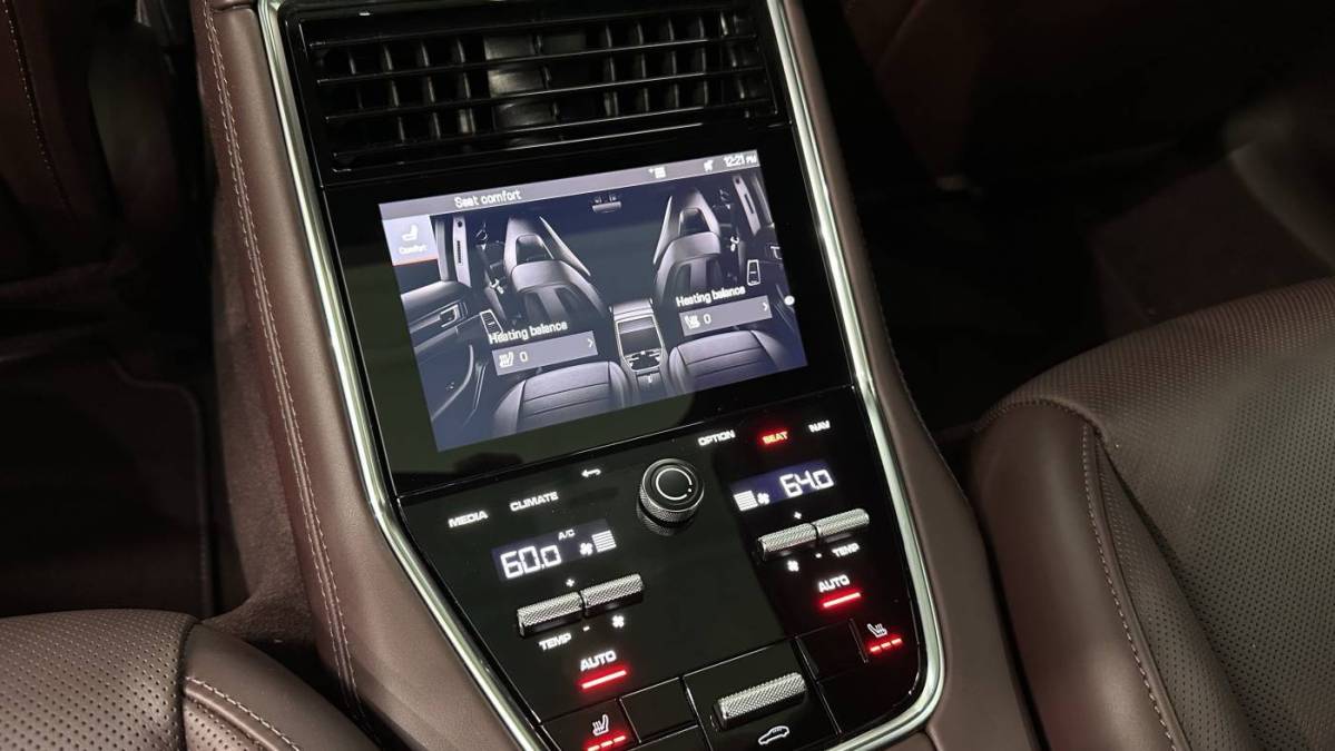 2022 Porsche Panamera - Images - 18