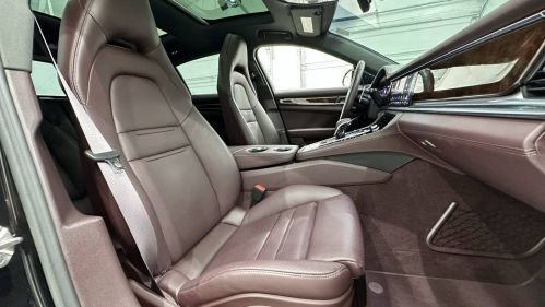2022 Porsche Panamera - Images - 22