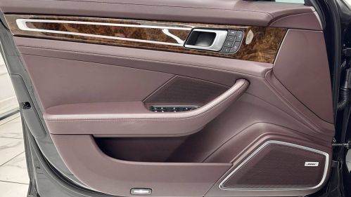2022 Porsche Panamera - Images - 25
