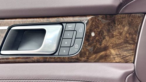 2022 Porsche Panamera - Images - 27