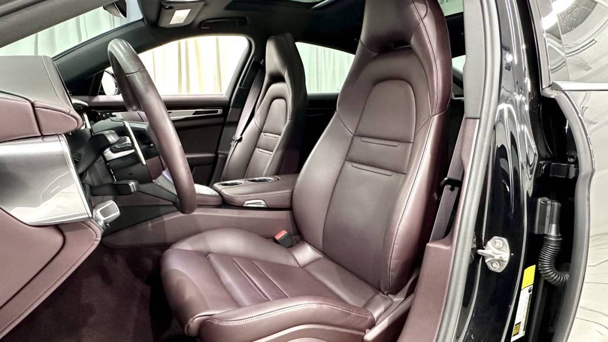 2022 Porsche Panamera - Images - 29