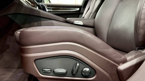 2022 Porsche Panamera - Images - 30