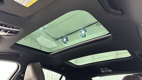 2022 Porsche Panamera - Images - 32