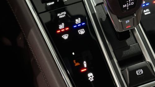 2022 Porsche Panamera - Images - 34