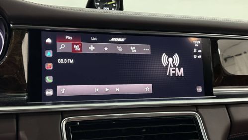 2022 Porsche Panamera - Images - 39