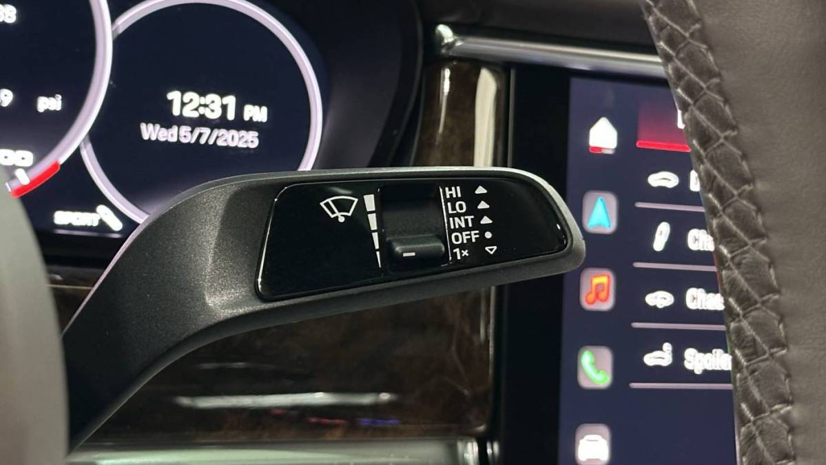2022 Porsche Panamera - Images - 48