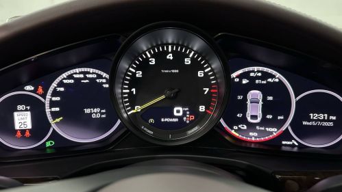 2022 Porsche Panamera - Images - 49
