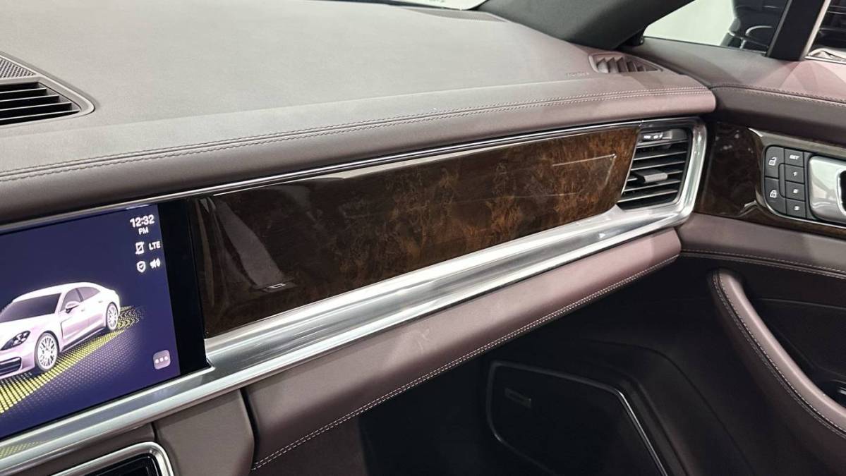 2022 Porsche Panamera - Images - 53
