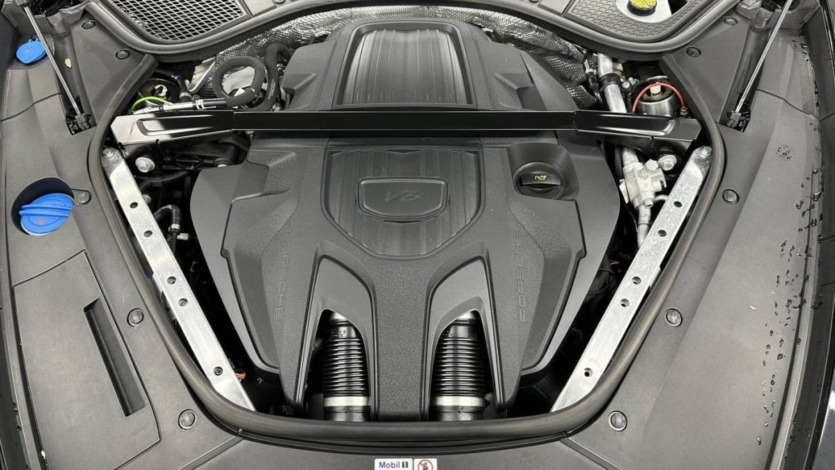 2022 Porsche Panamera - Images - 56