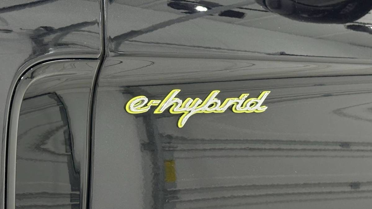 2022 Porsche Panamera - Images - 60