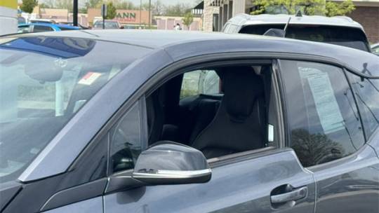 2017 BMW i3 - Images - 11
