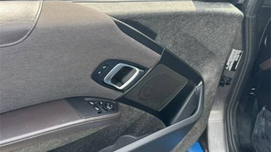 2017 BMW i3 - Images - 13