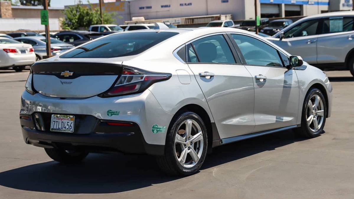 2017 Chevrolet VOLT - Images - 4