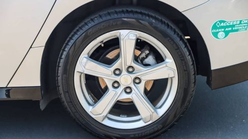 2017 Chevrolet VOLT - Images - 10