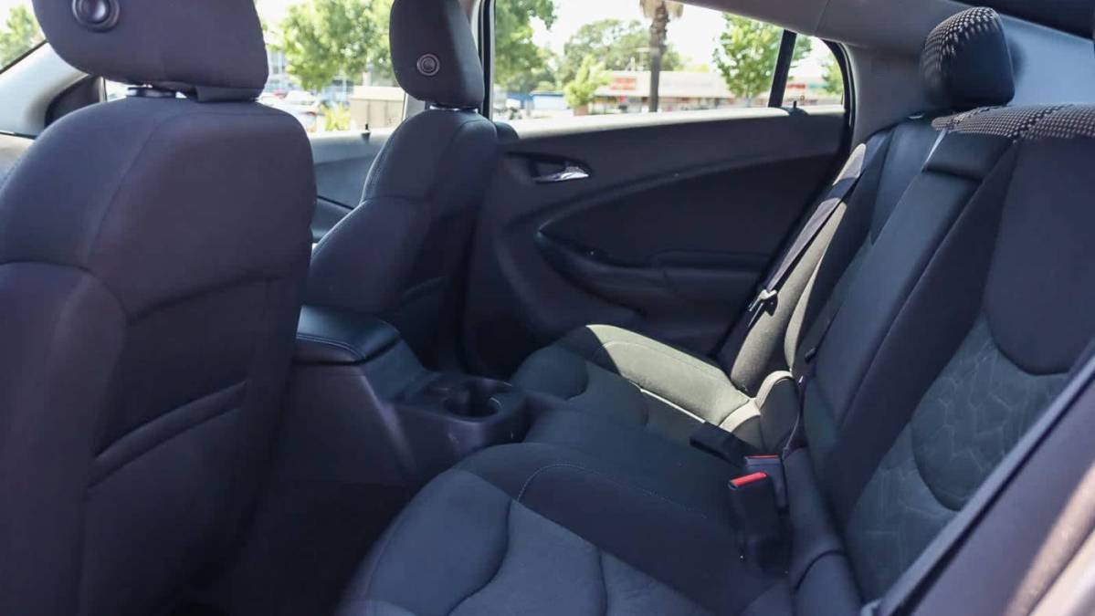 2017 Chevrolet VOLT - Images - 17