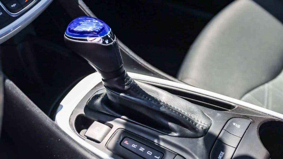 2017 Chevrolet VOLT - Images - 18