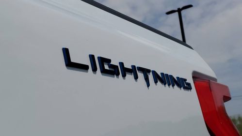 2022 Ford F-150 Lightning - Images - 8