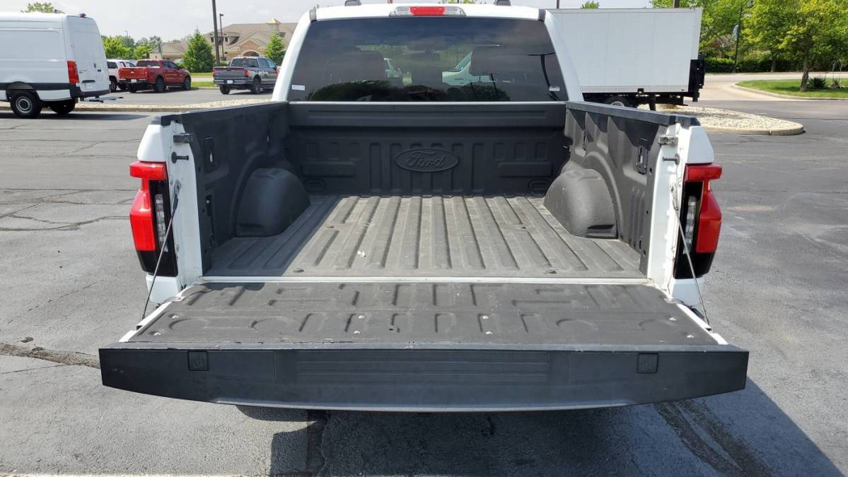 2022 Ford F-150 Lightning - Images - 11