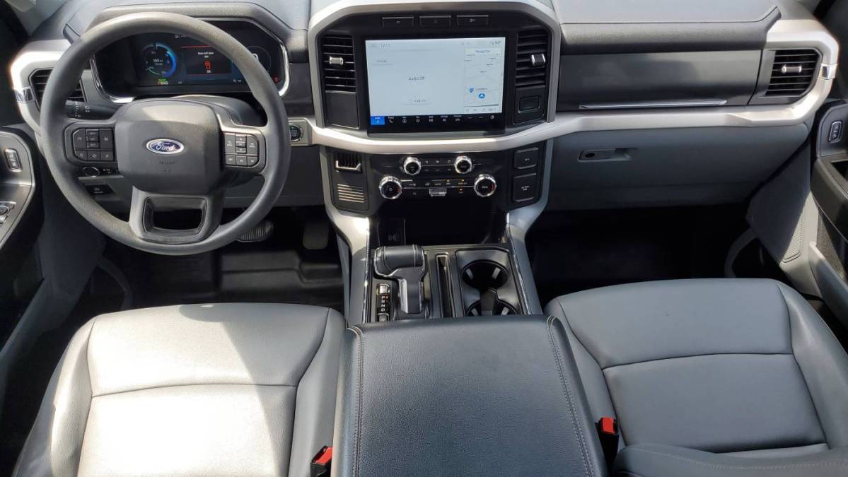 2022 Ford F-150 Lightning - Images - 16