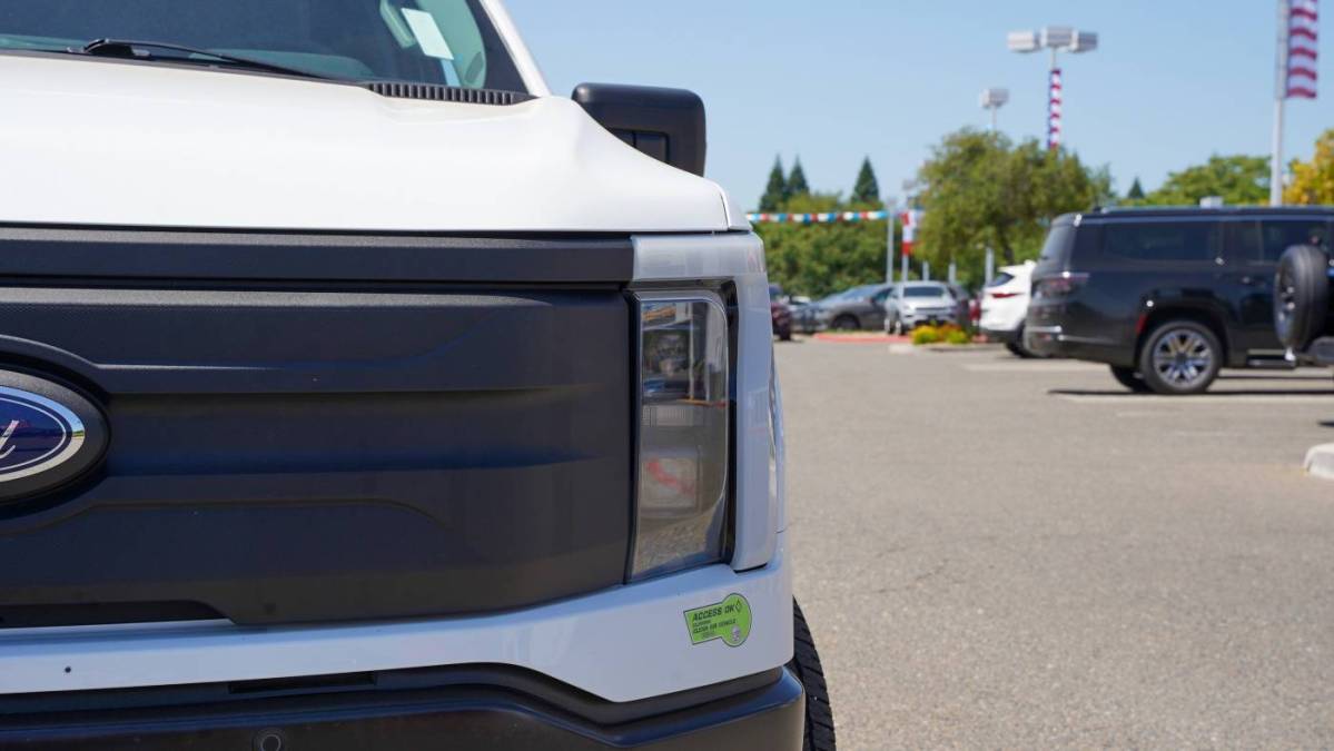 2022 Ford F-150 Lightning - Images - 3