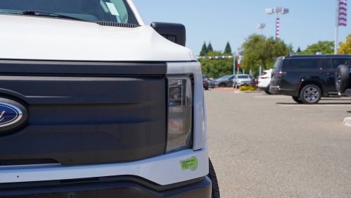2022 Ford F-150 Lightning - Images - 3