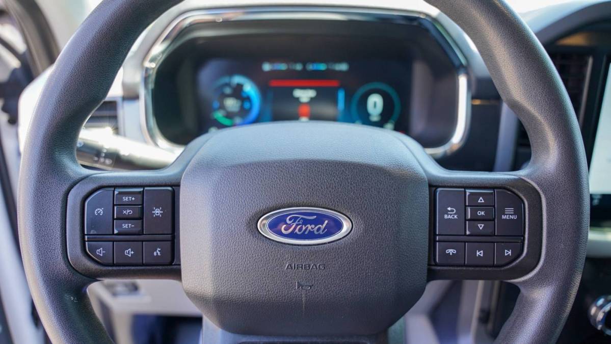 2022 Ford F-150 Lightning - Images - 12