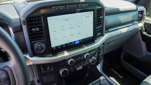 2022 Ford F-150 Lightning - Images - 16