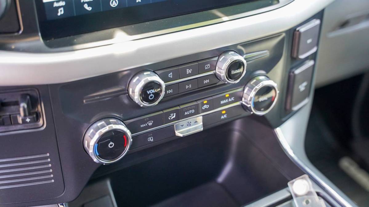 2022 Ford F-150 Lightning - Images - 18